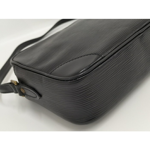 Louis Vuitton Trocadero Epi Shoulder Bag - Picture 4 of 11
